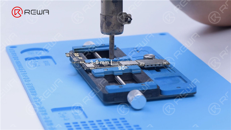 How to Use a Hot Air Gun – iPhone Motherboard Repair Tips